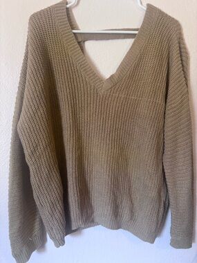 Forever 21 Women's V-Neck Sweater With Open Back in Taupe Size M